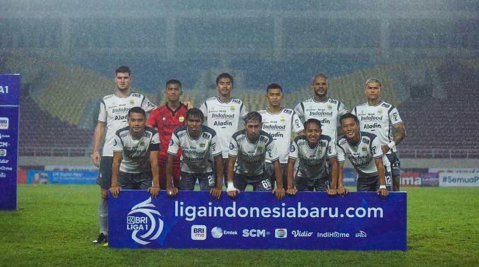 Persib Bandung Finis di Posisi 2 pada Putaran Pertama Liga 1 2023-2024 ... Persib Bandung Target Juara Musim Ini