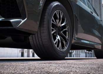 Ban Masih Tebal tetapi Retak? Berikut 7 Penyebab dan Cara Mencegahnya